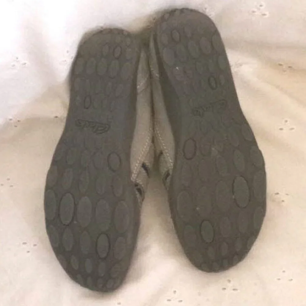 Clarks Haley Stork Tan Slip-On Flats ~ 8M - Picture 3 of 3